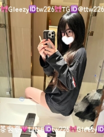 ʚ 鄰家清純fu的女大生 ɞ 柔恩：157.C.44.22歲 從小父母離異，